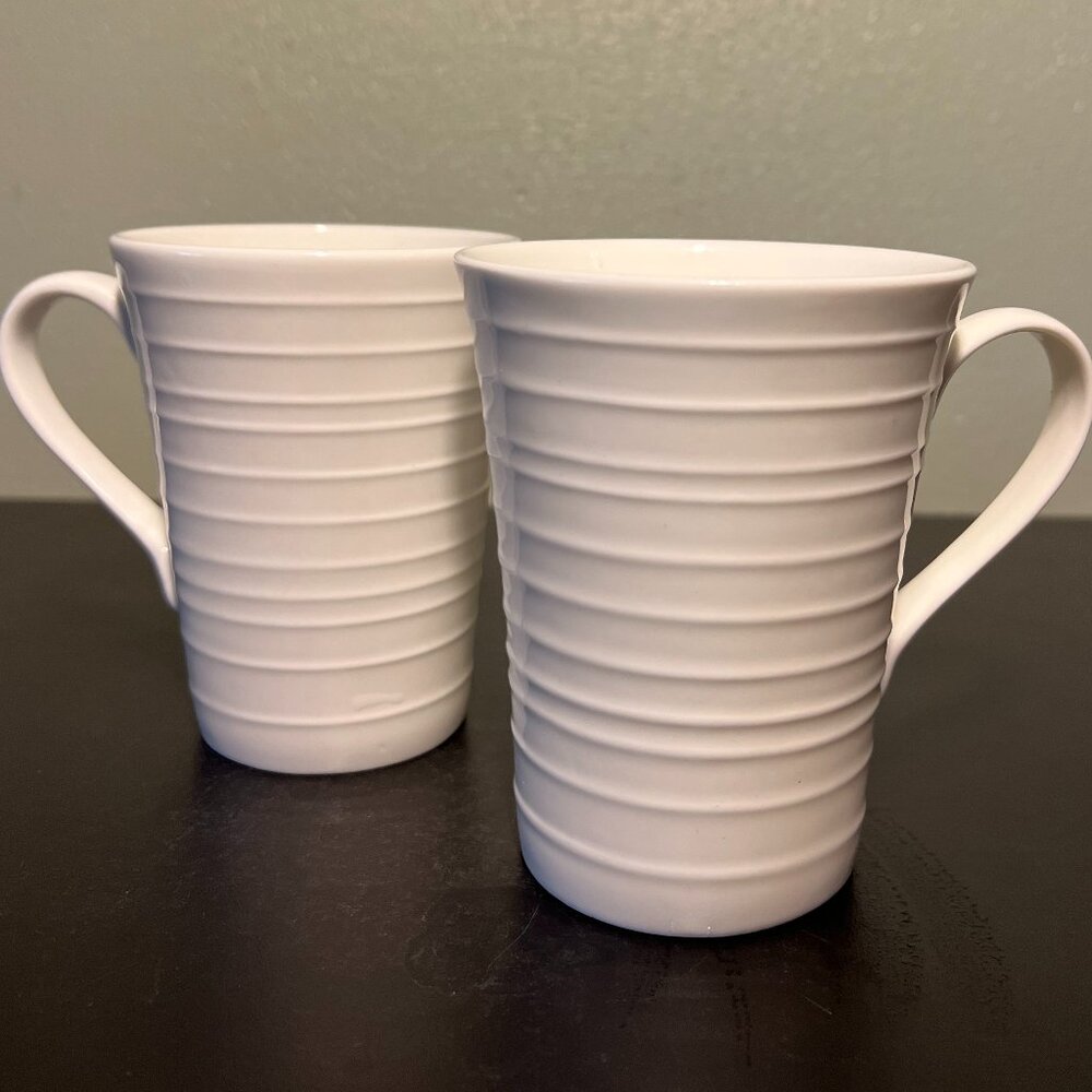 Mikasa Swirl White Bone China Coffee Mugs Tapered Ribbed 12oz Set of 2 Tea Cups